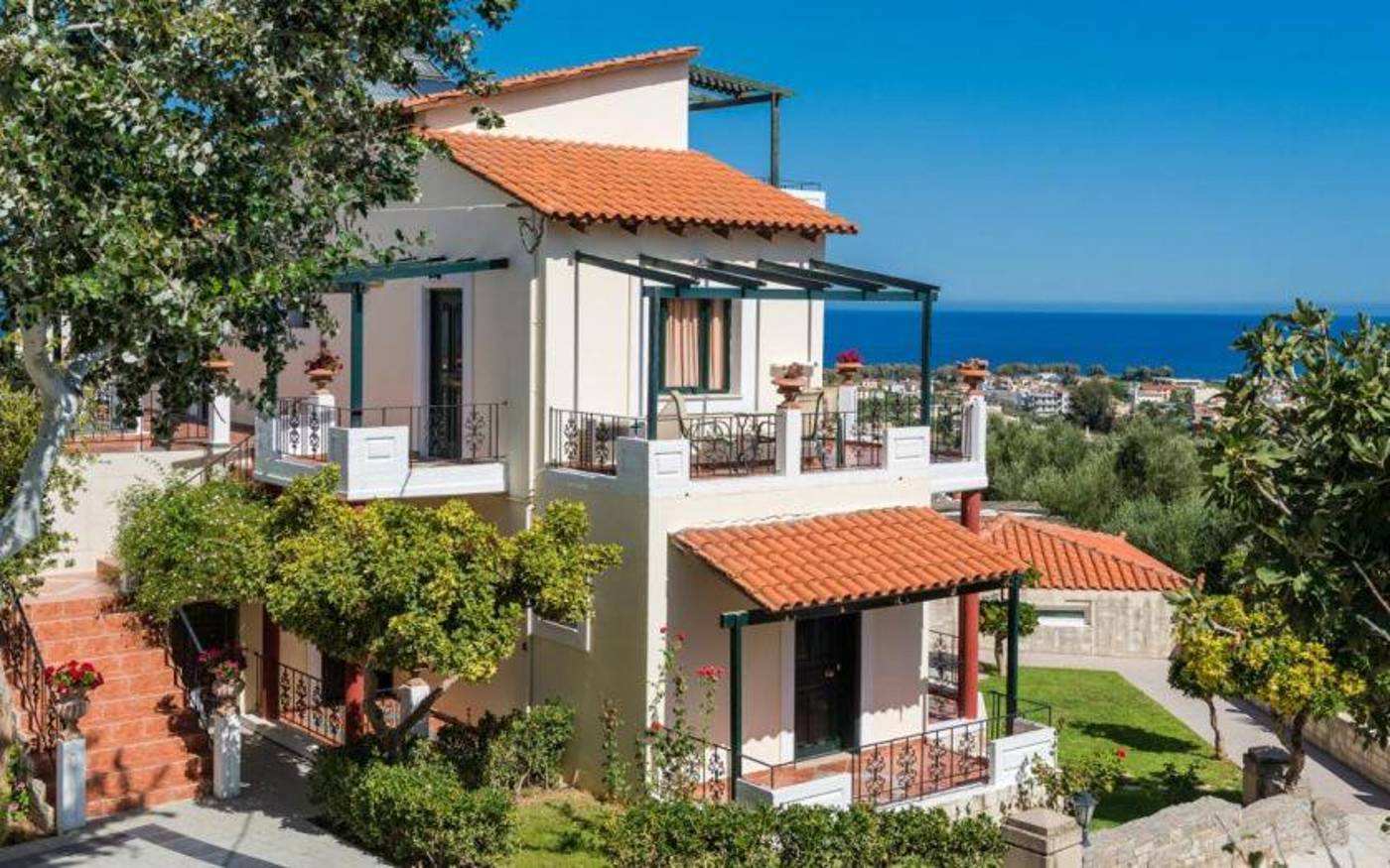 Antilia-Apartments-General-view-28