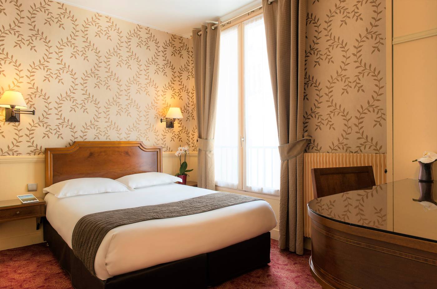 Hotel-du-Theatre-by-Patrick-Hayat-Room-13