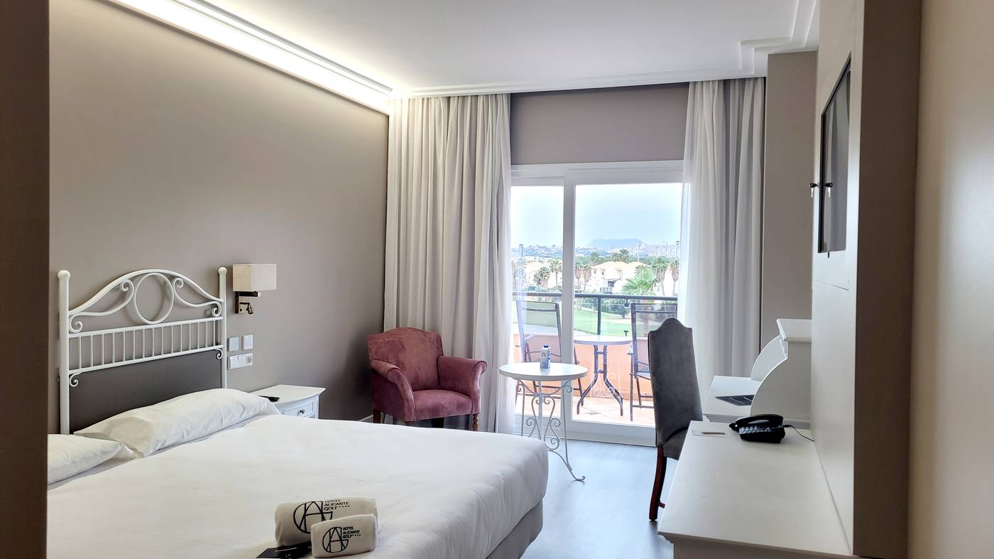 Husa-Alicante-Golf-Room-38