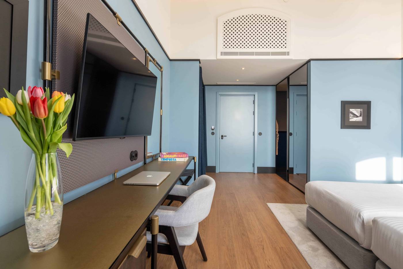 The-Editory-Riverside-Santa-Apolonia-Hotel-Room-6