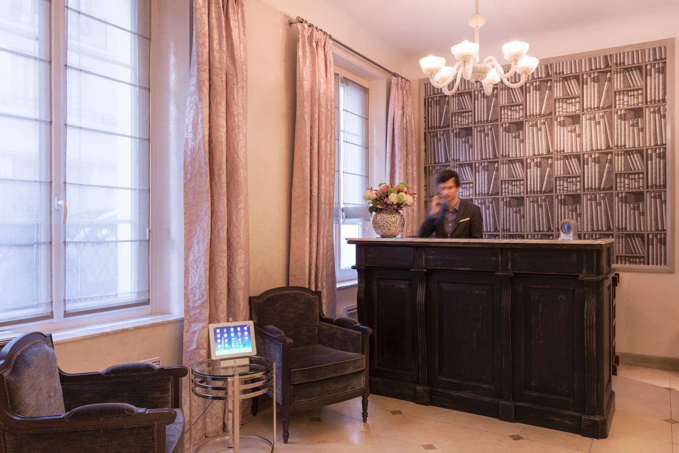 Magda-Champs-Elysees-Lobby-12