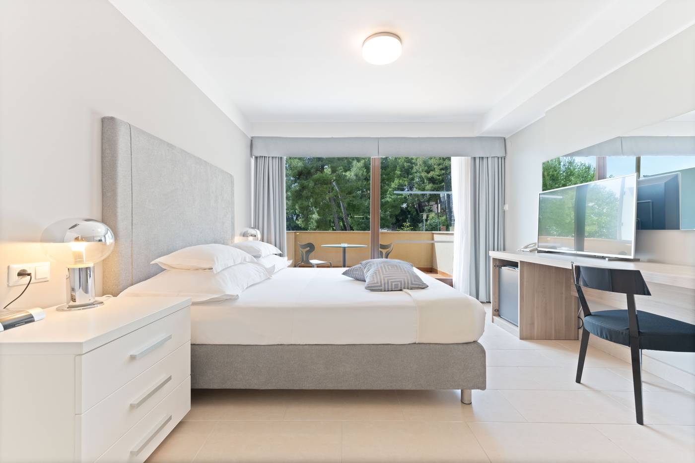 The-Residence-Room-6