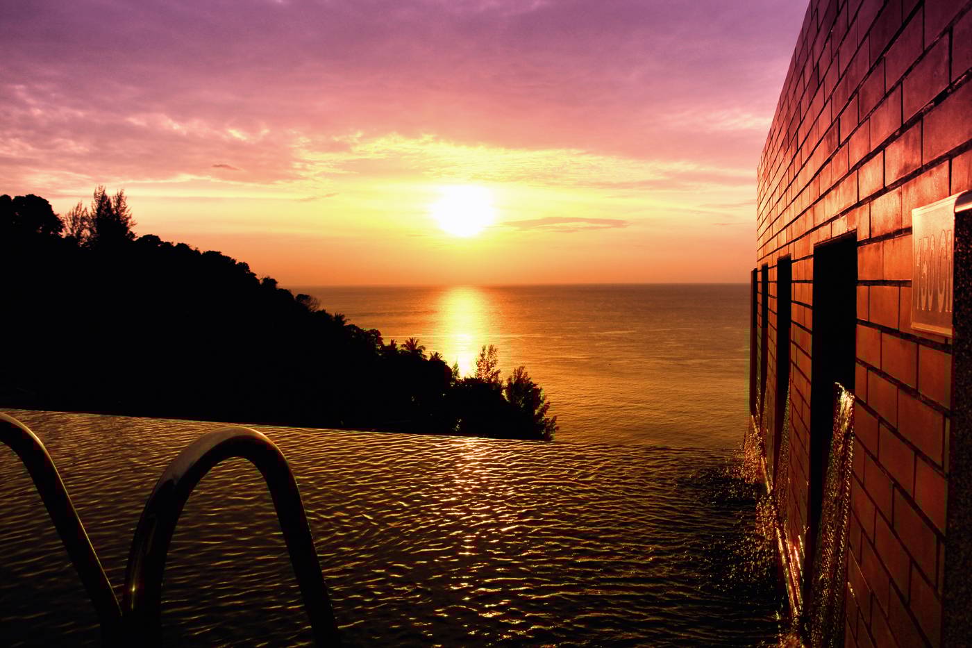 Ayara-Kamala-Resort---Spa-Room-13