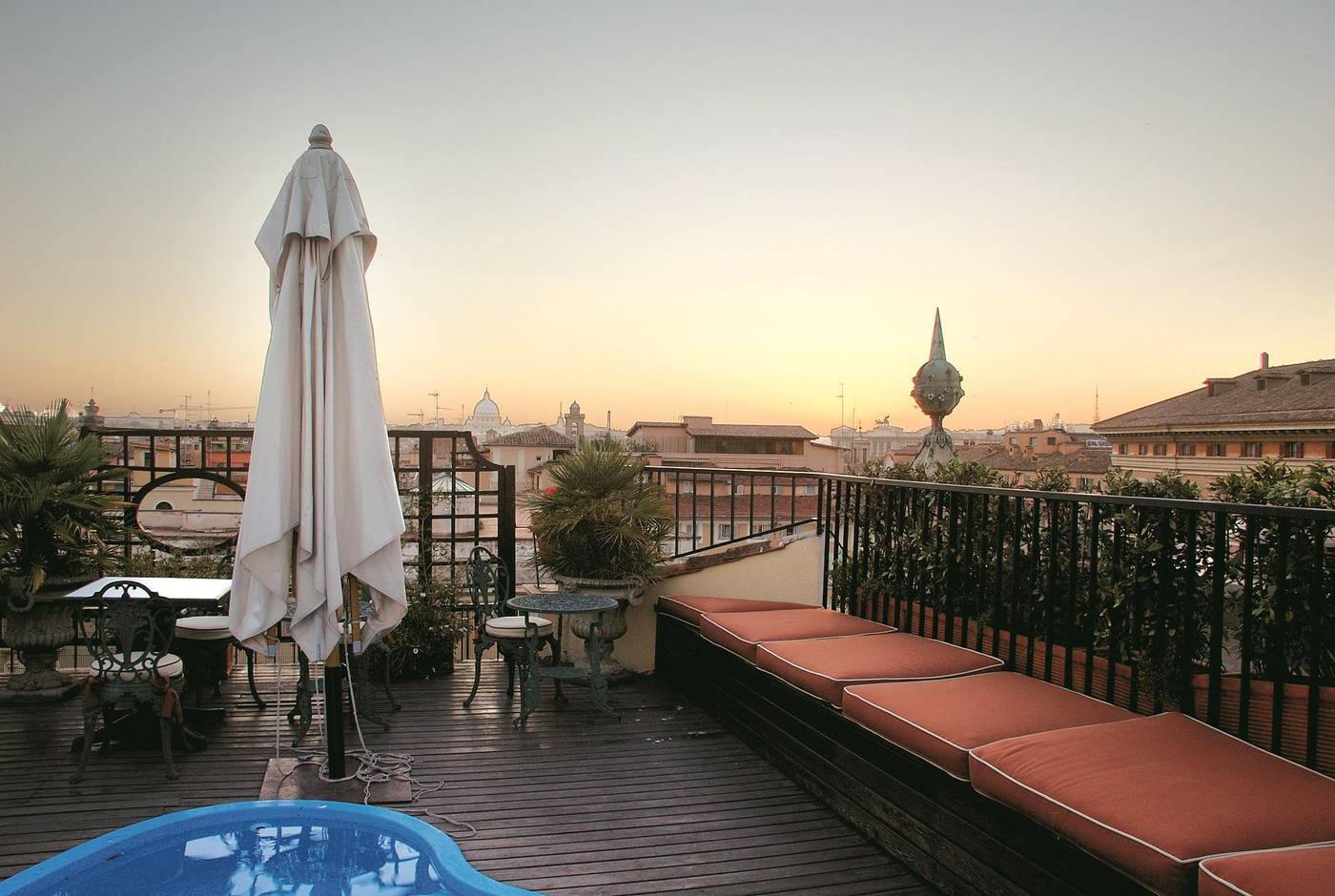 Colonna-Palace-Terrace-2