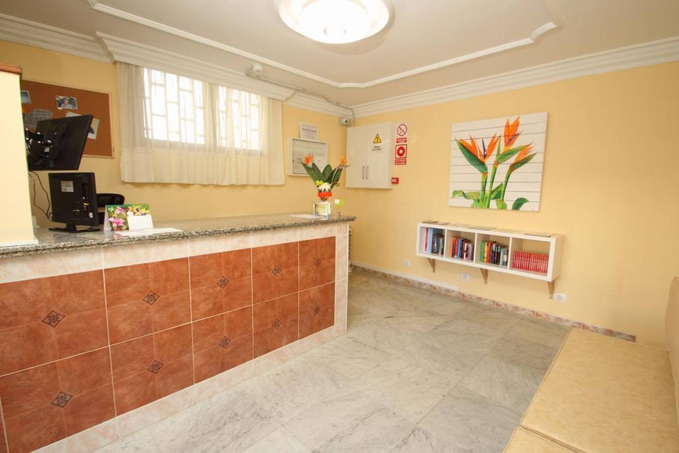 Strelitzias-Lobby-25