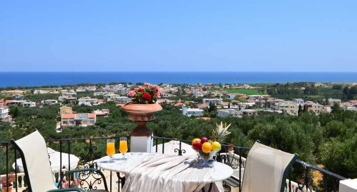 Antilia-Apartments-Room-30