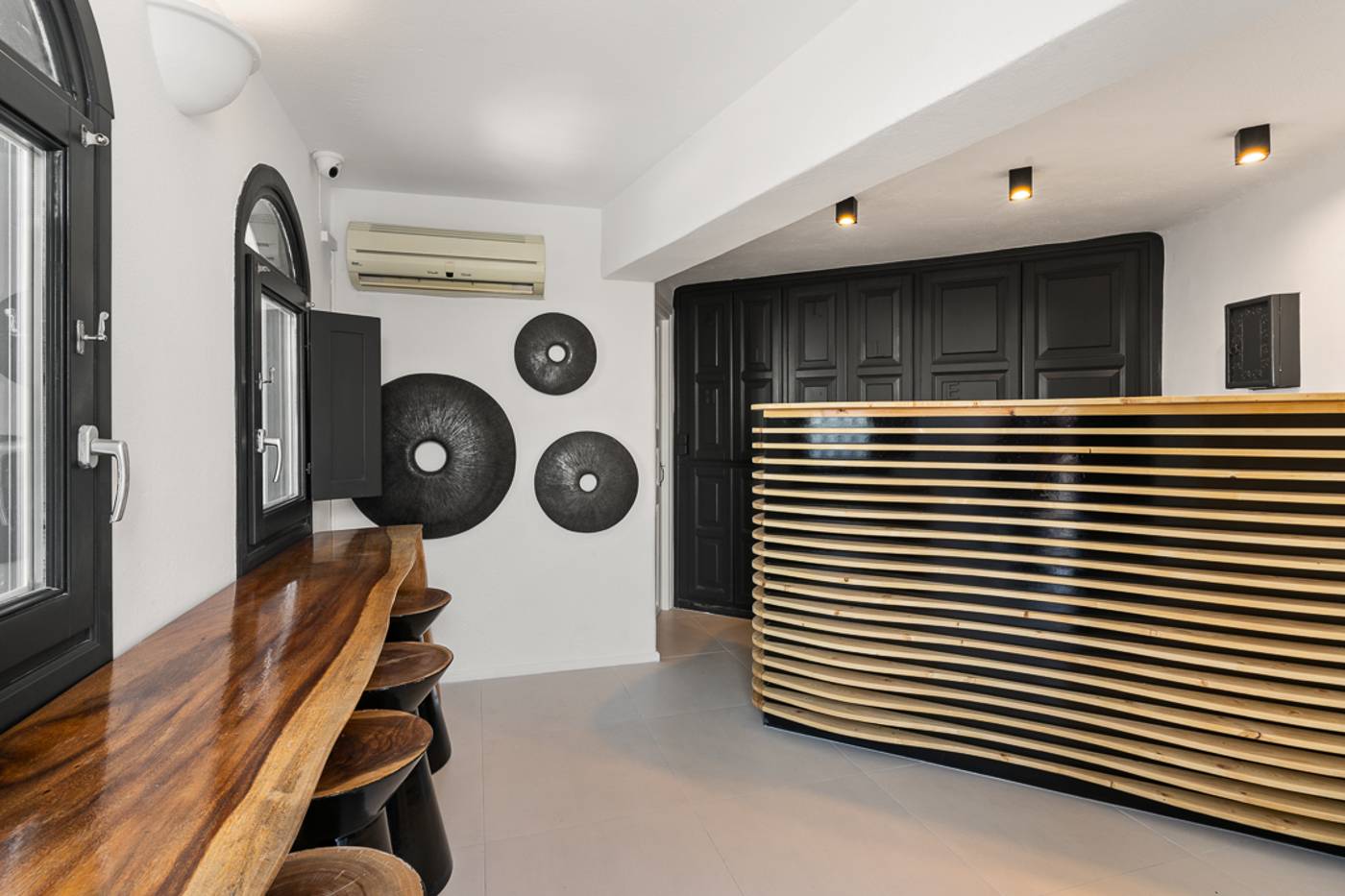 Mill-Houses-New-Elegant-Suites-Lobby-29