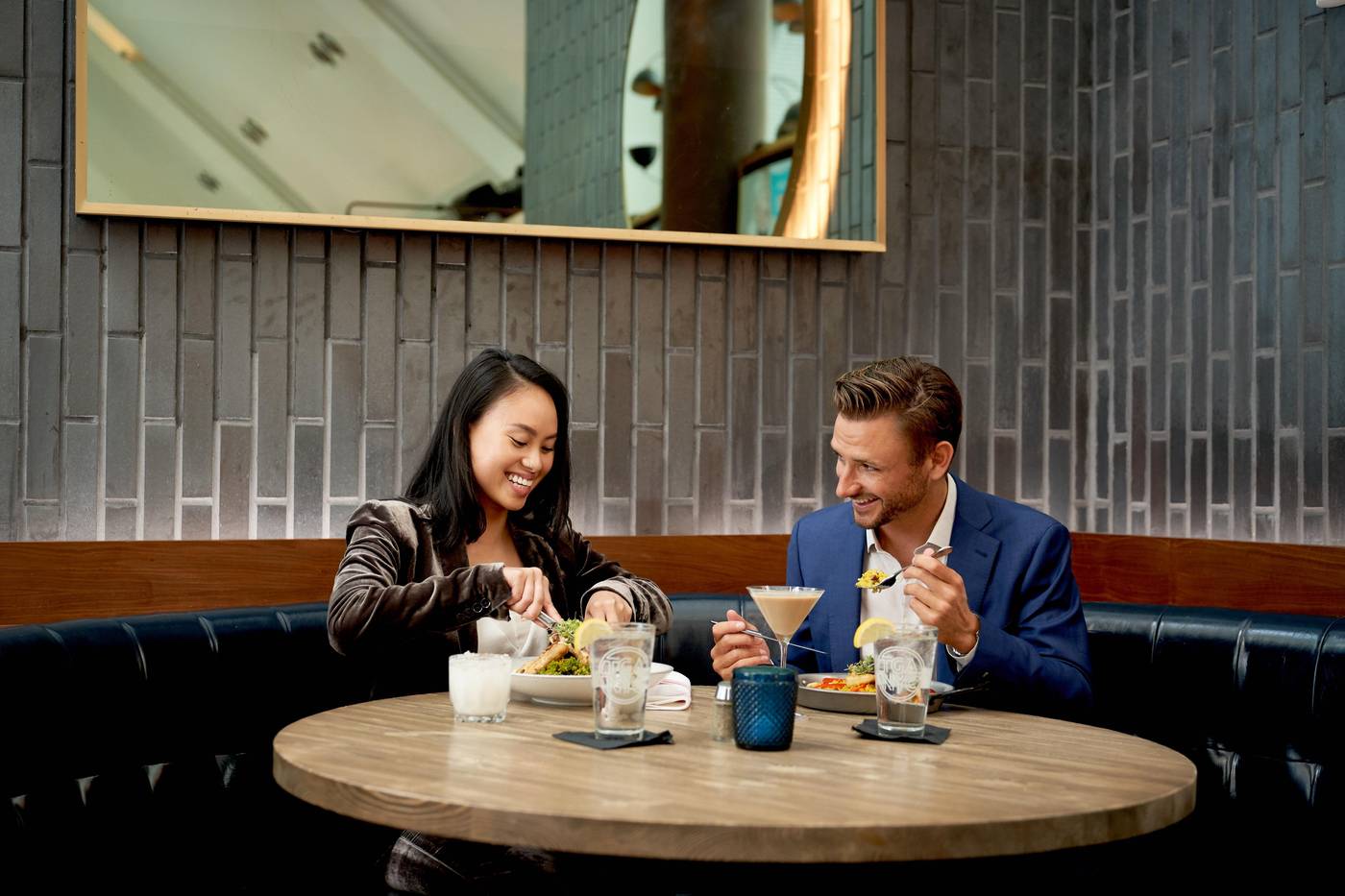 Crowne-Plaza-HY36-Midtown-Manhattan-Restaurant-25