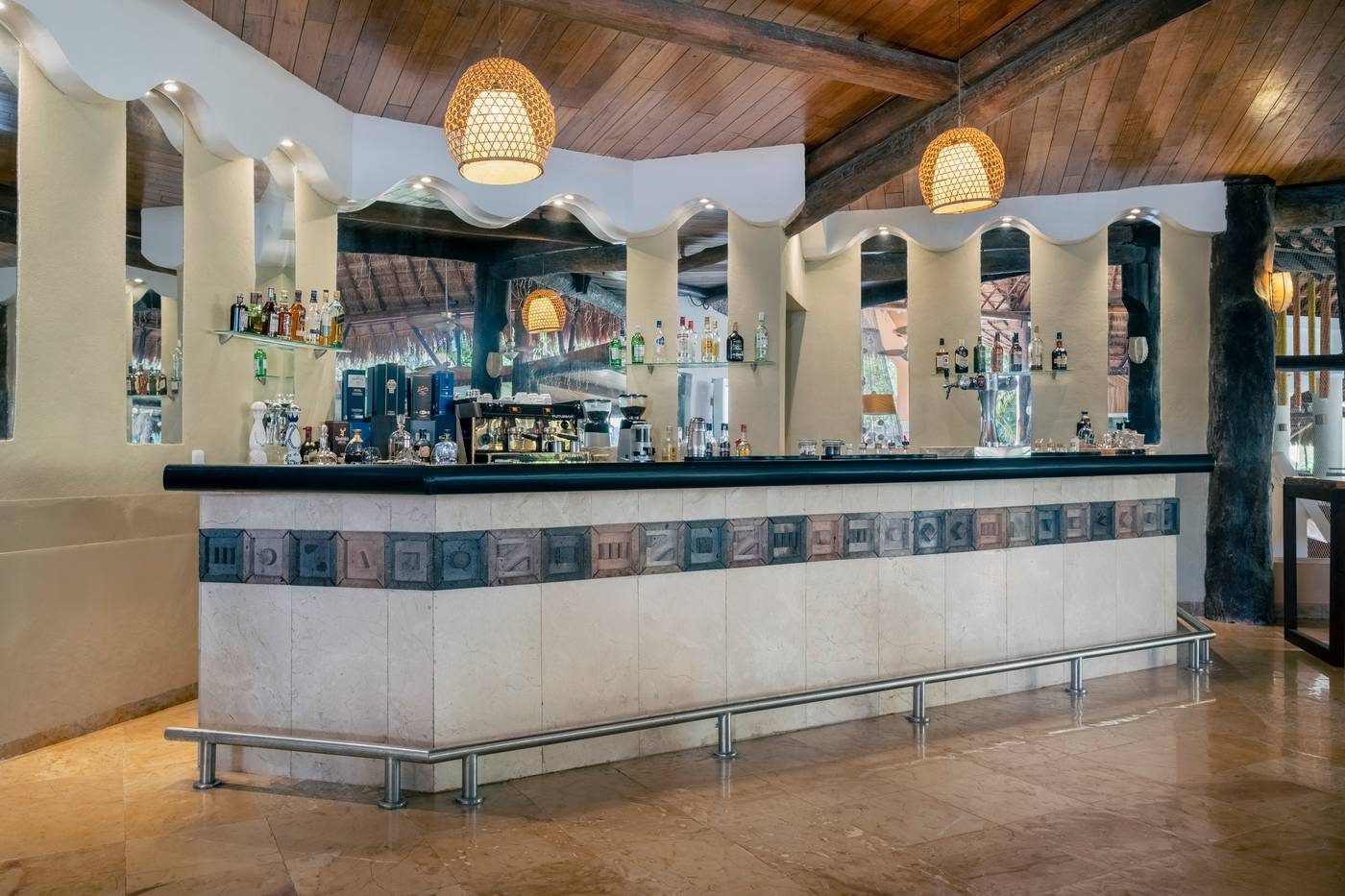 Iberostar-Cozumel-All-Inclusive-Bar-41