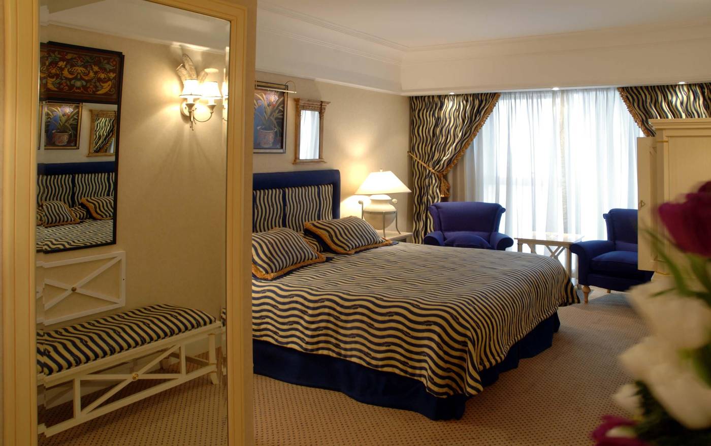 Millennium-Plaza-Downtown-Hotel-Room-27