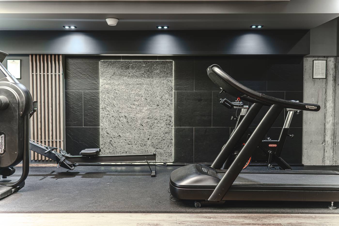 Lwowska1-Sports-and-Entertainment-65