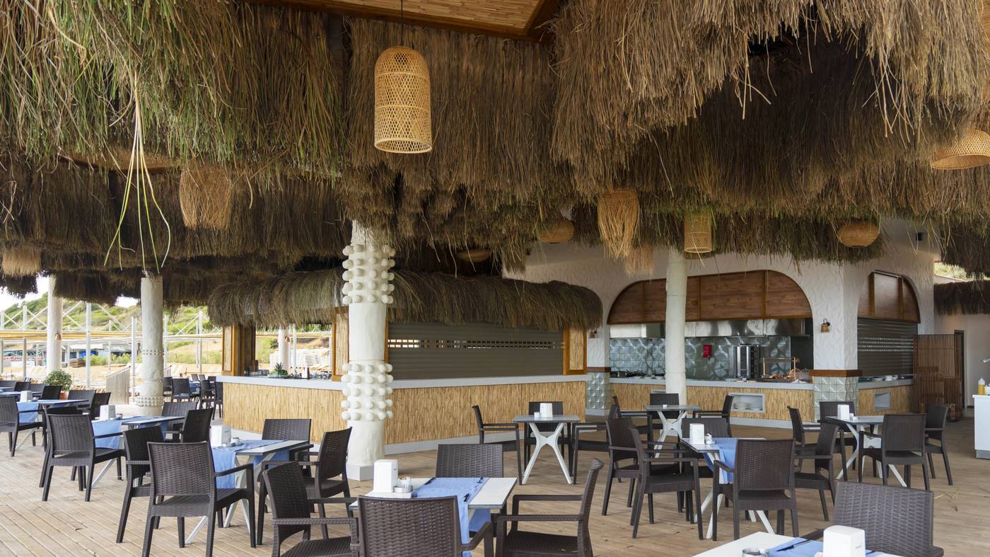 Side-Crown-Sunshine-Beach-16