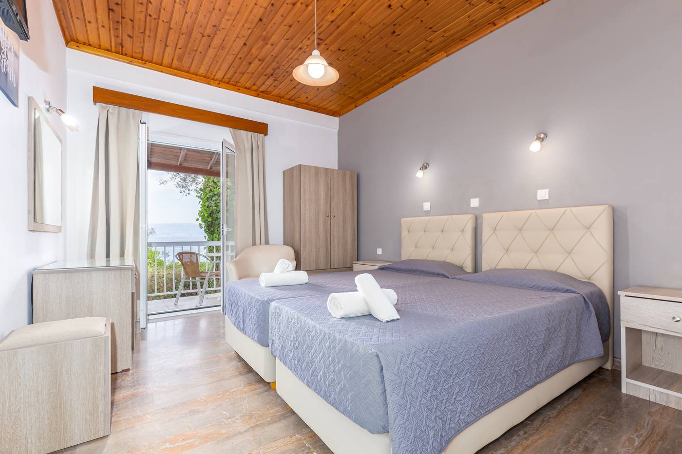 Oasis-Hotel-Room-17