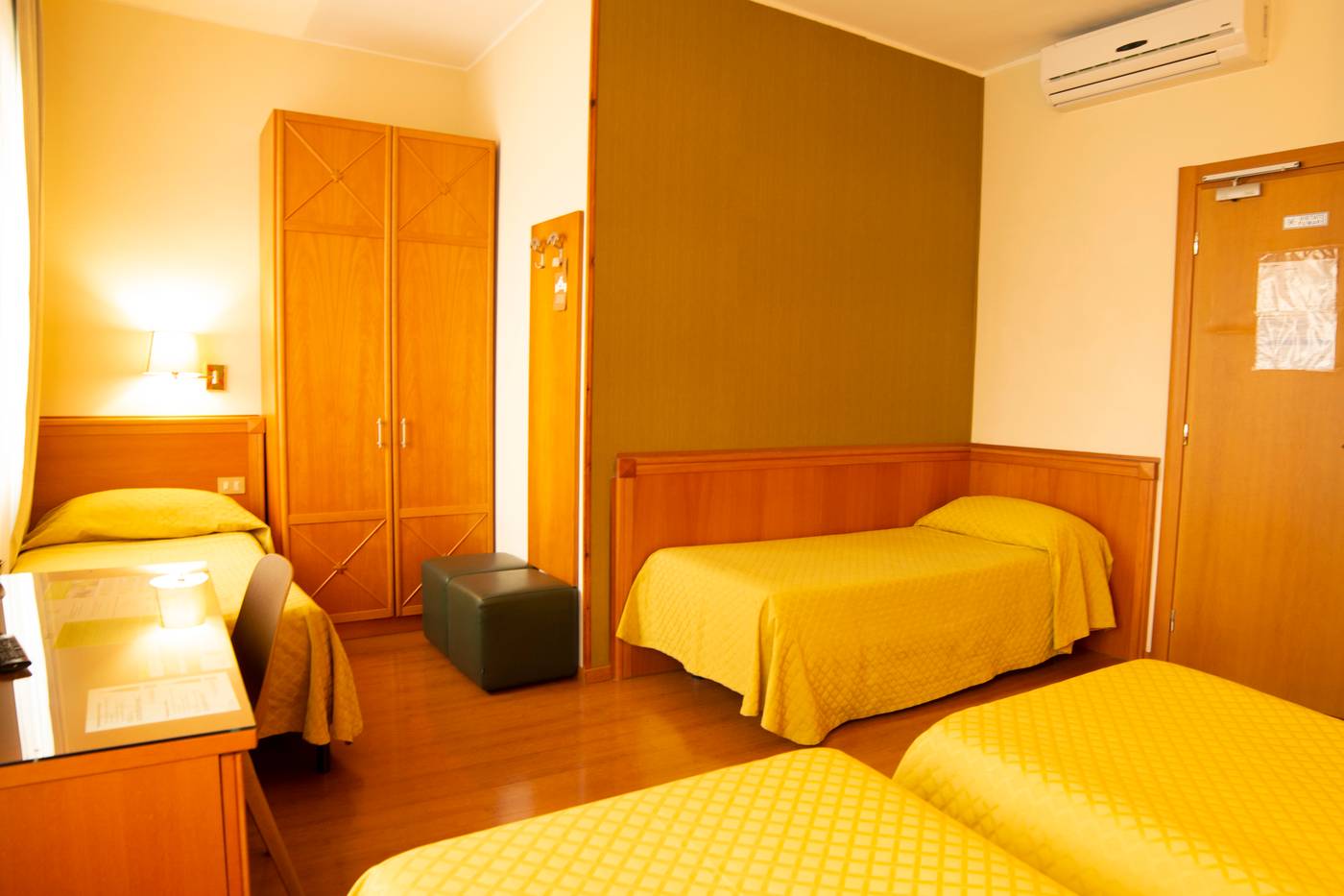 Eco-Hotel-Milano---Bioriso-Restaurant-Room-43