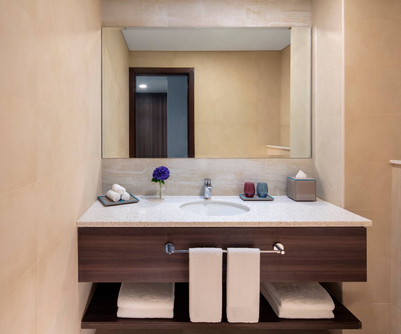 Avani-Plus-Palm-View-Dubai-Hotel-and-Suites-Room-43