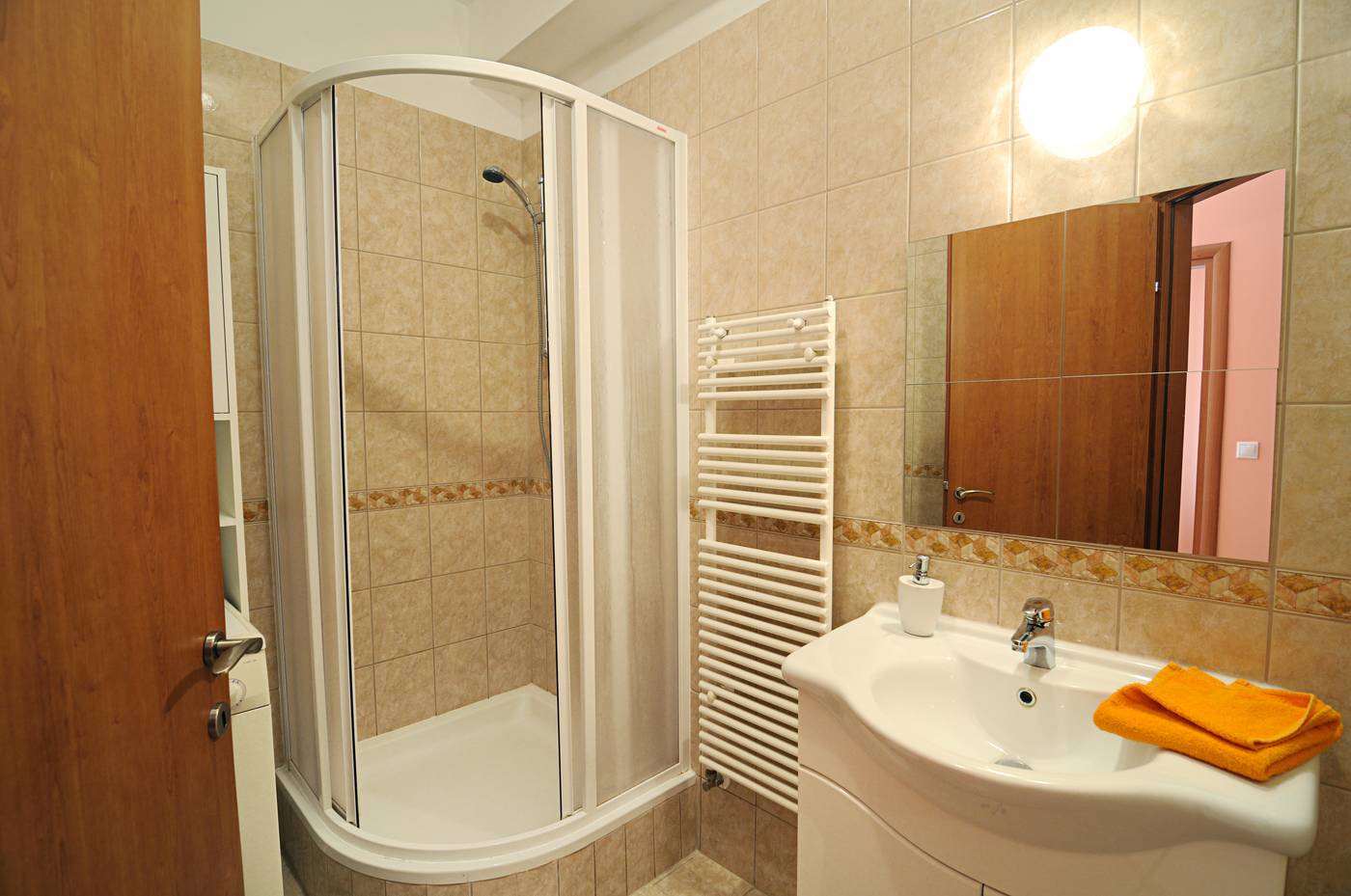 Comfort-Apartments-Room-23