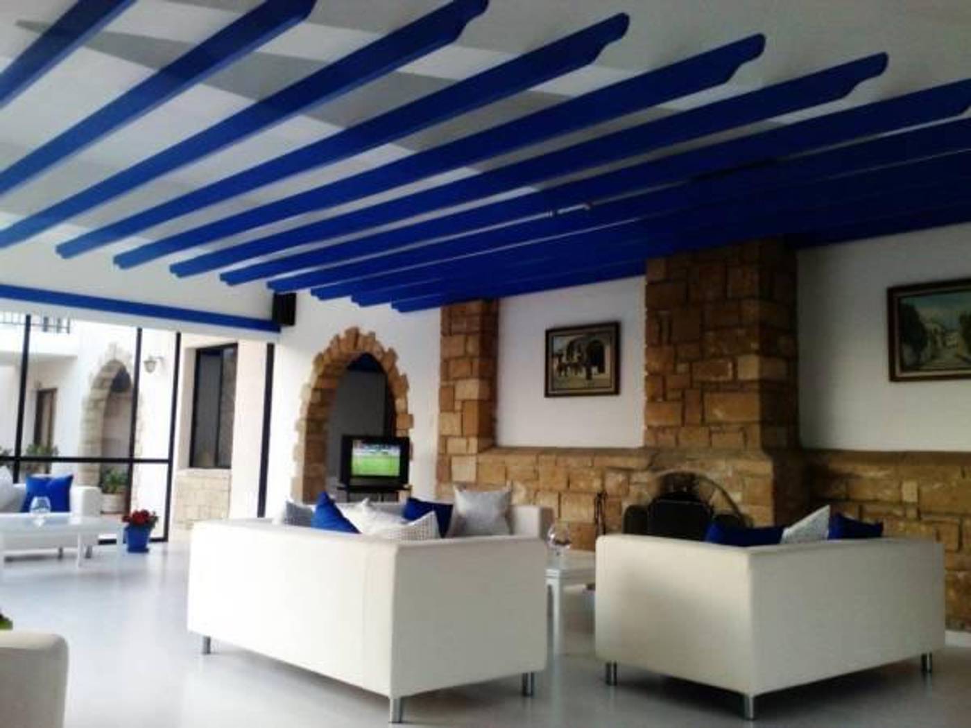 Hilltop-Gardens-Lobby-25