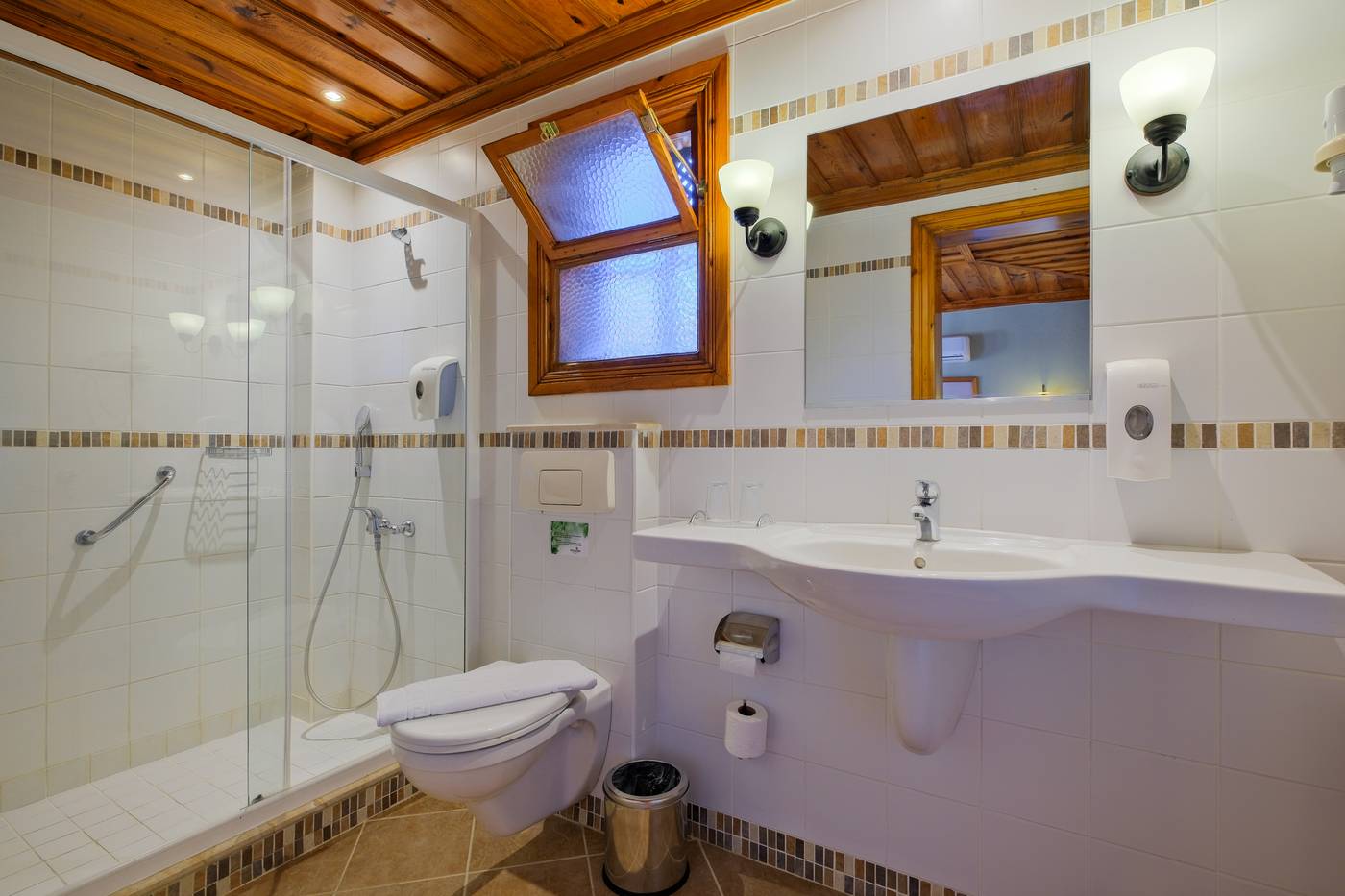 Montana-Pine-Room-23