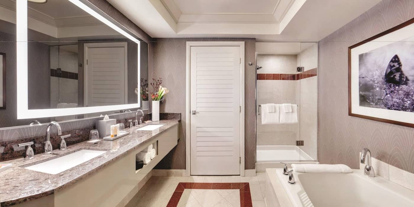 Mandalay-Bay-Hotel---Casino-Room-25