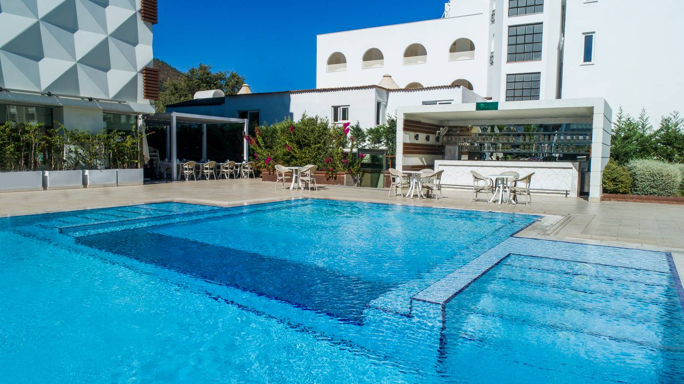Elite-World-Marmaris-Hotel---Adults-Only-Pool-3