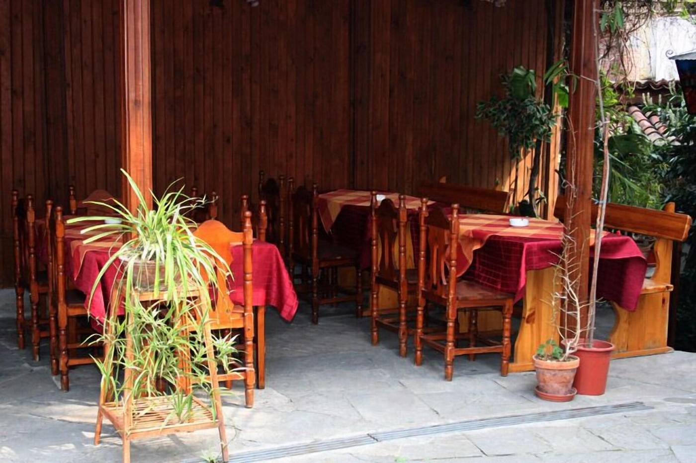 Alafrangite-Hotel-Restaurant-23