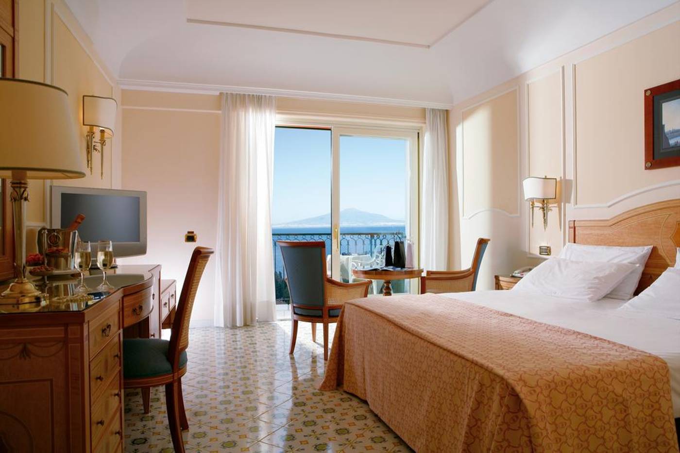 Grand-Hotel-Capodimonte-Room-36