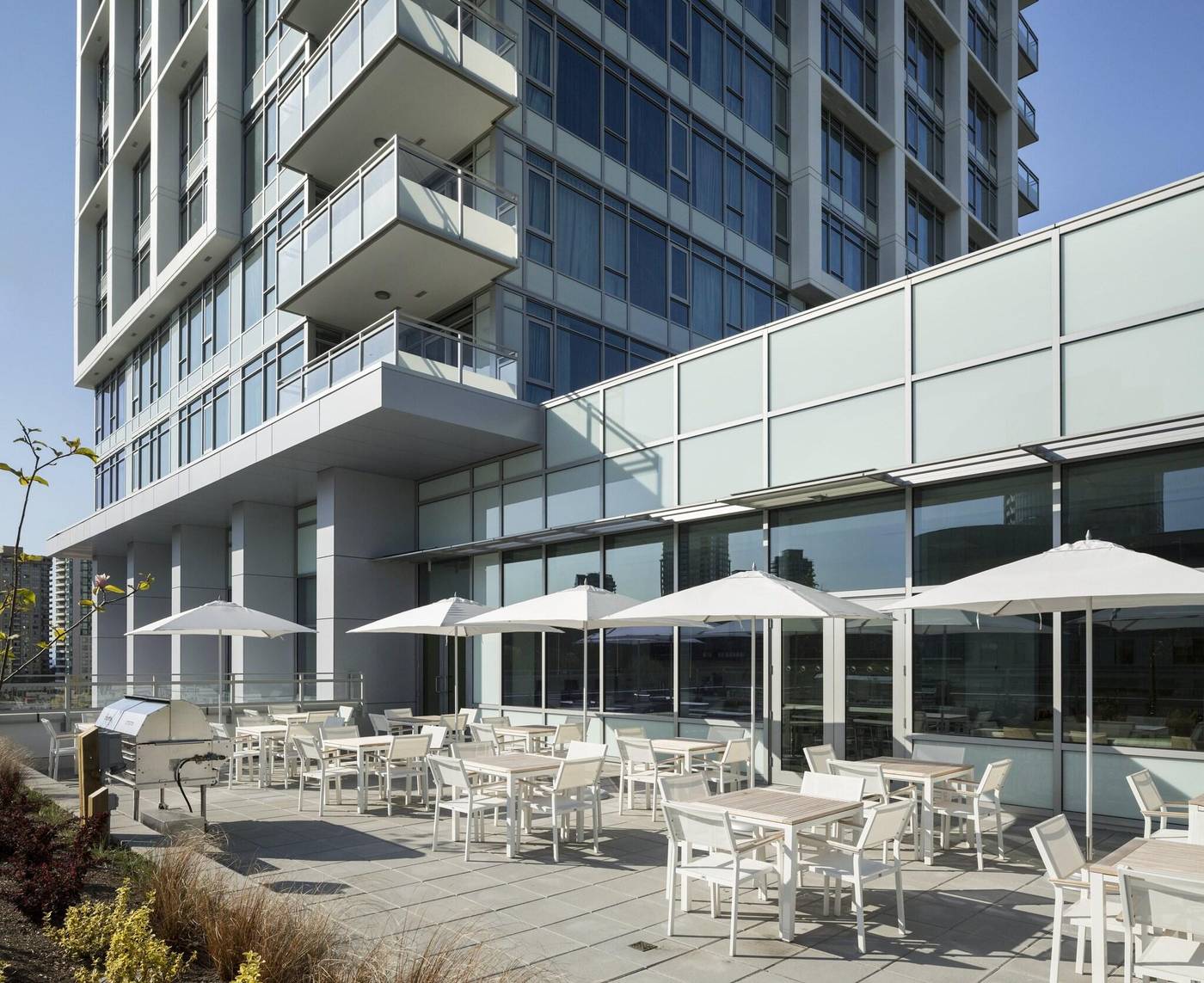 Element-Vancouver-Metrotown-Terrace-4