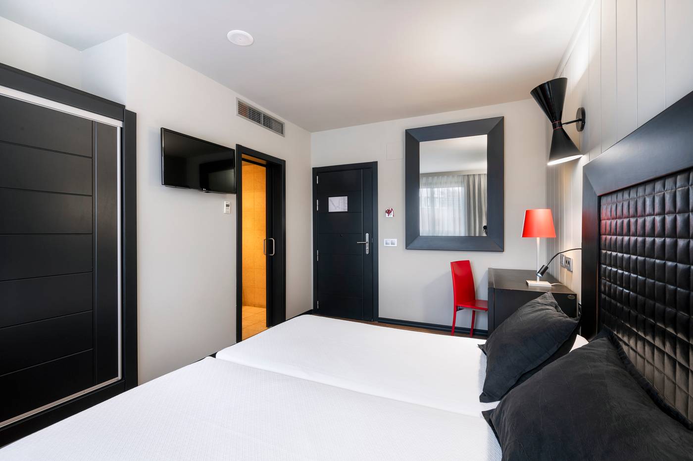 Salles-Hotel-Aeroport-de-Girona-Room-17