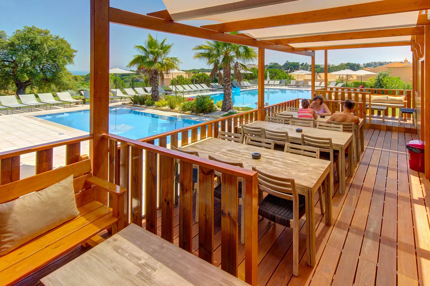 Pinheiros-da-Balaia-Terrace-9