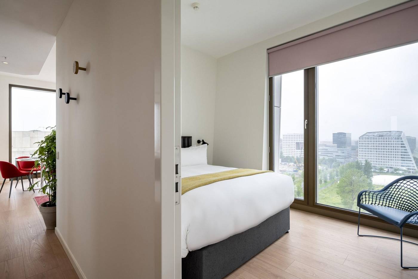 Premier-Suites-Plus-Amsterdam-Room-13