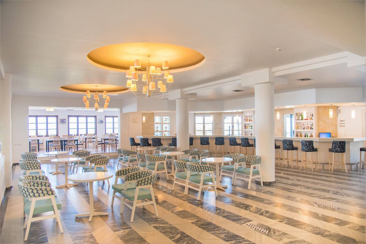 Hotel-Semiramis-Village-Bar-21