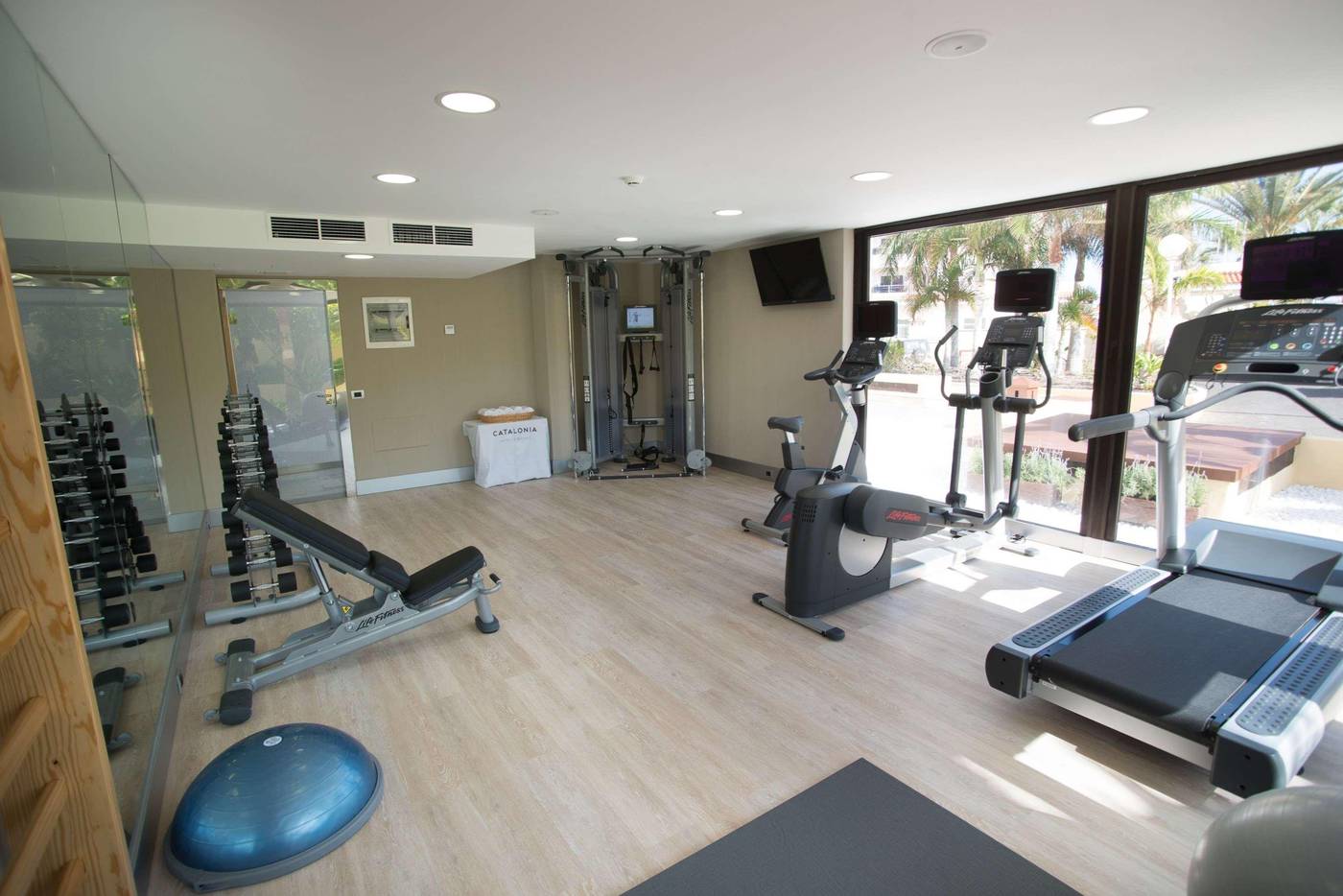 Catalonia-Oro-Negro-Sports-and-Entertainment-59