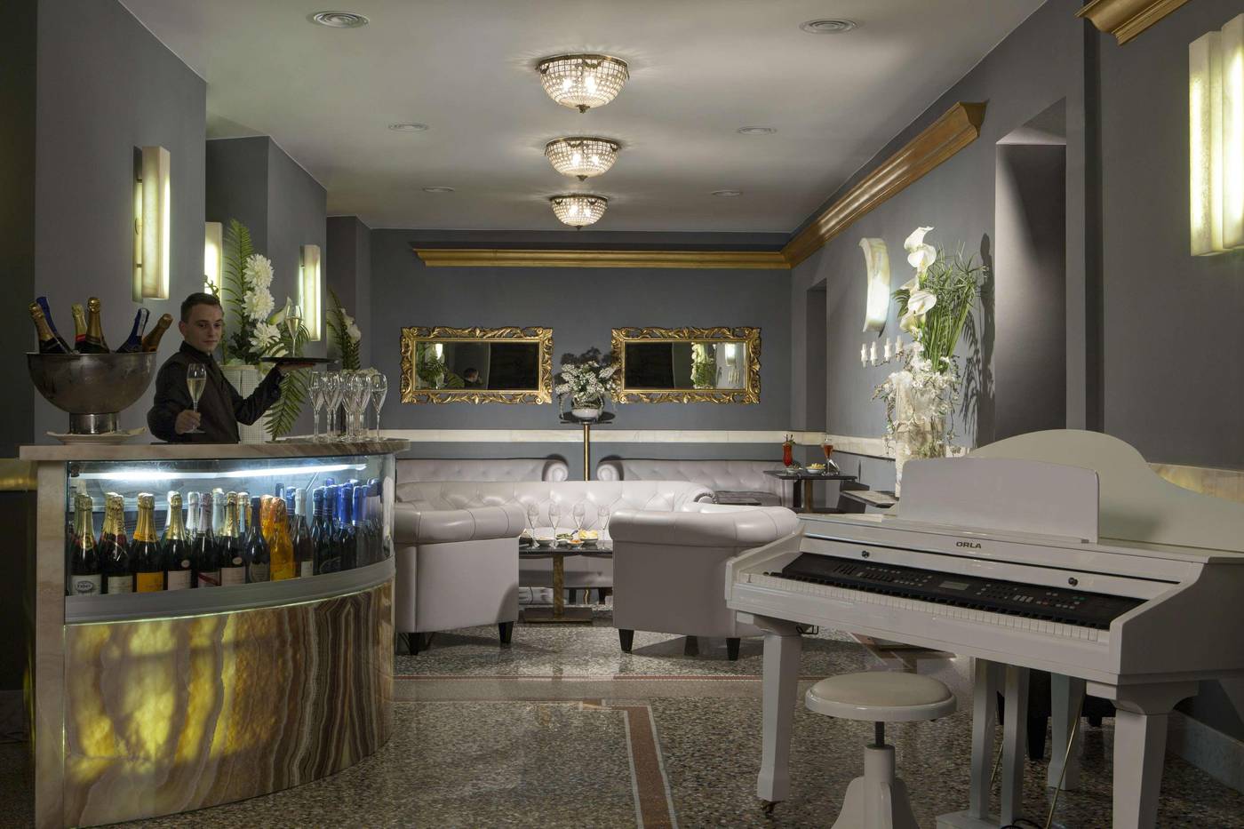 Golden-Tulip-Rome-Piram-Bar-14