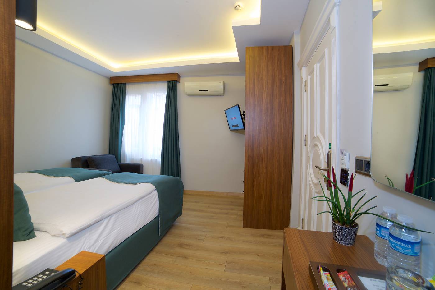 Hotel-Black-Tulip-Room-35