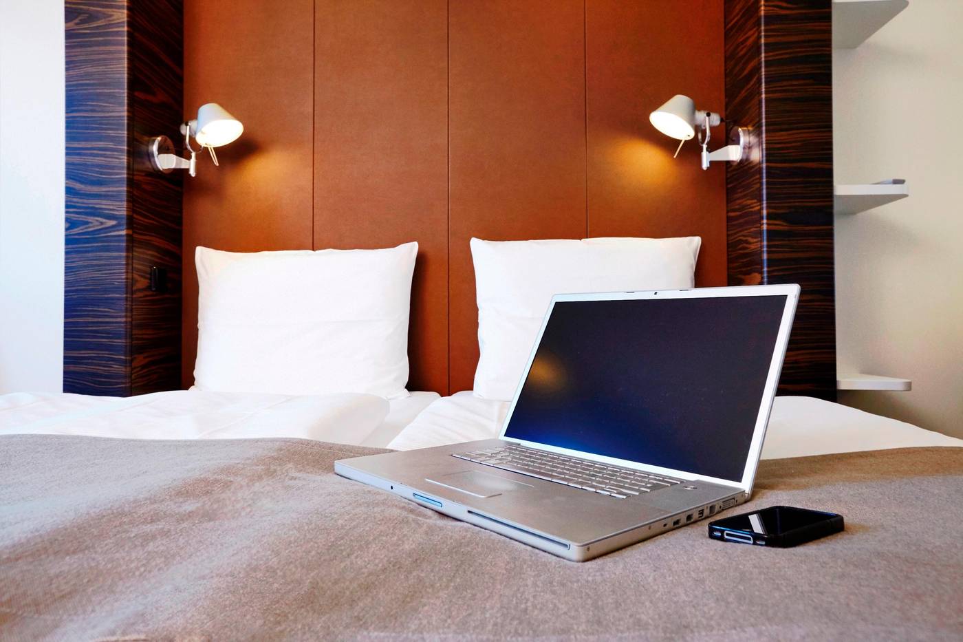 B-B-Hotel-Koln-West-Room-9