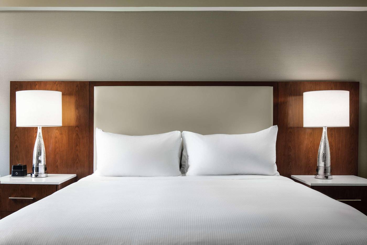 Hilton-Boston-Logan-Airport-Room-32