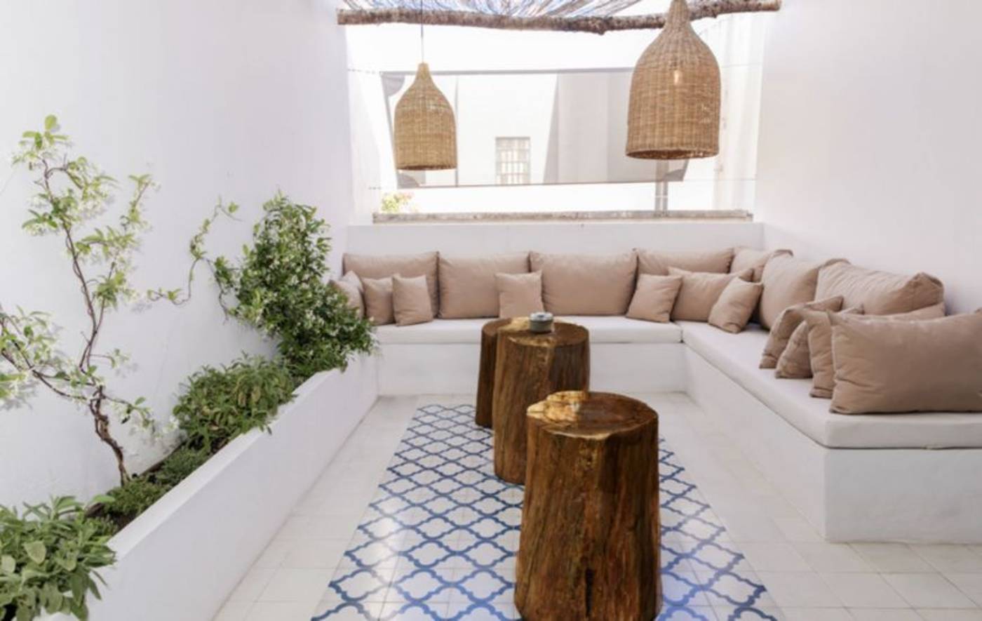 Can-Faustino-Room-16