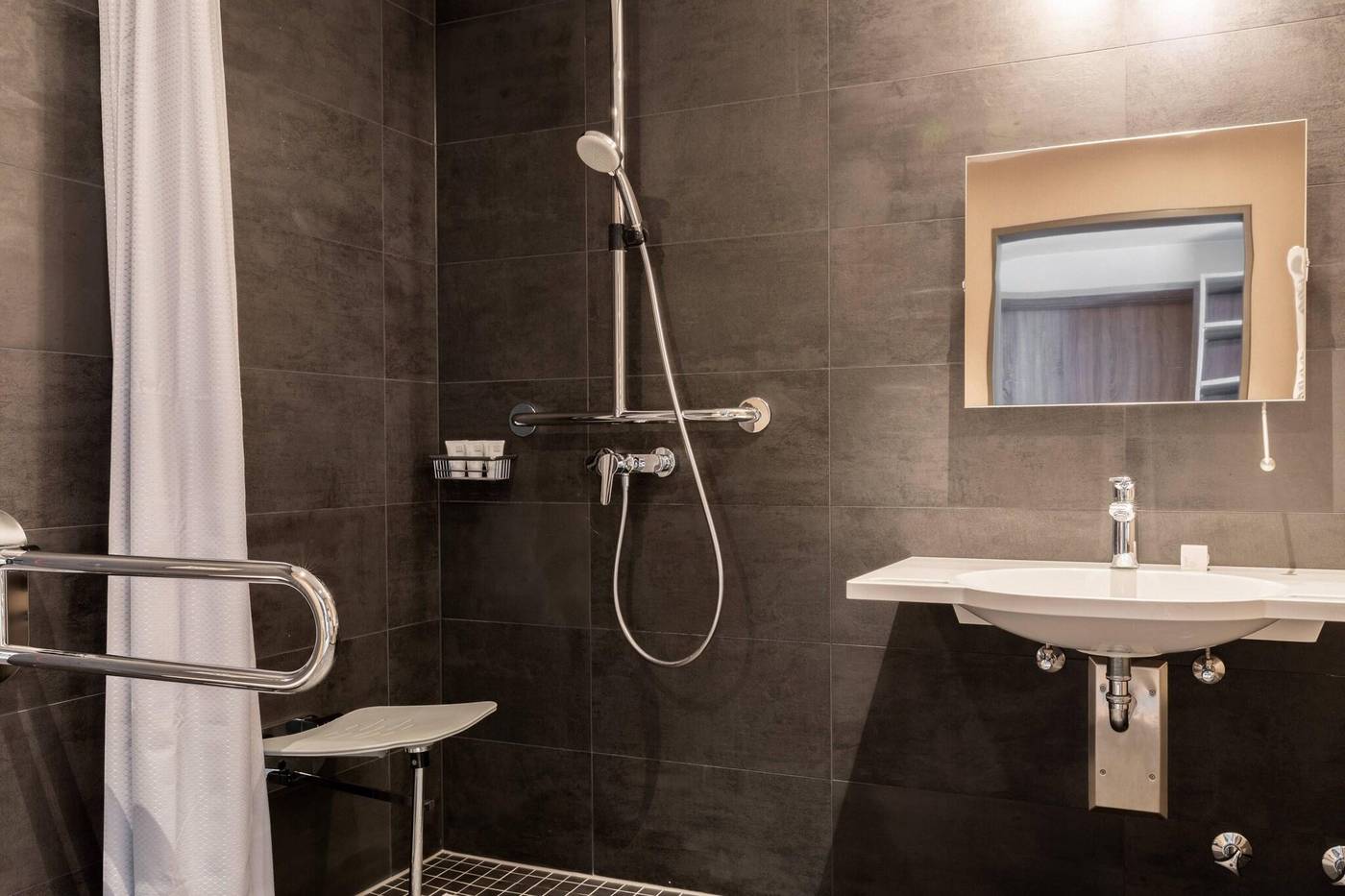 Ac-Hotel-By-Marriott-Berlin-Humboldthain-Park-Room-29