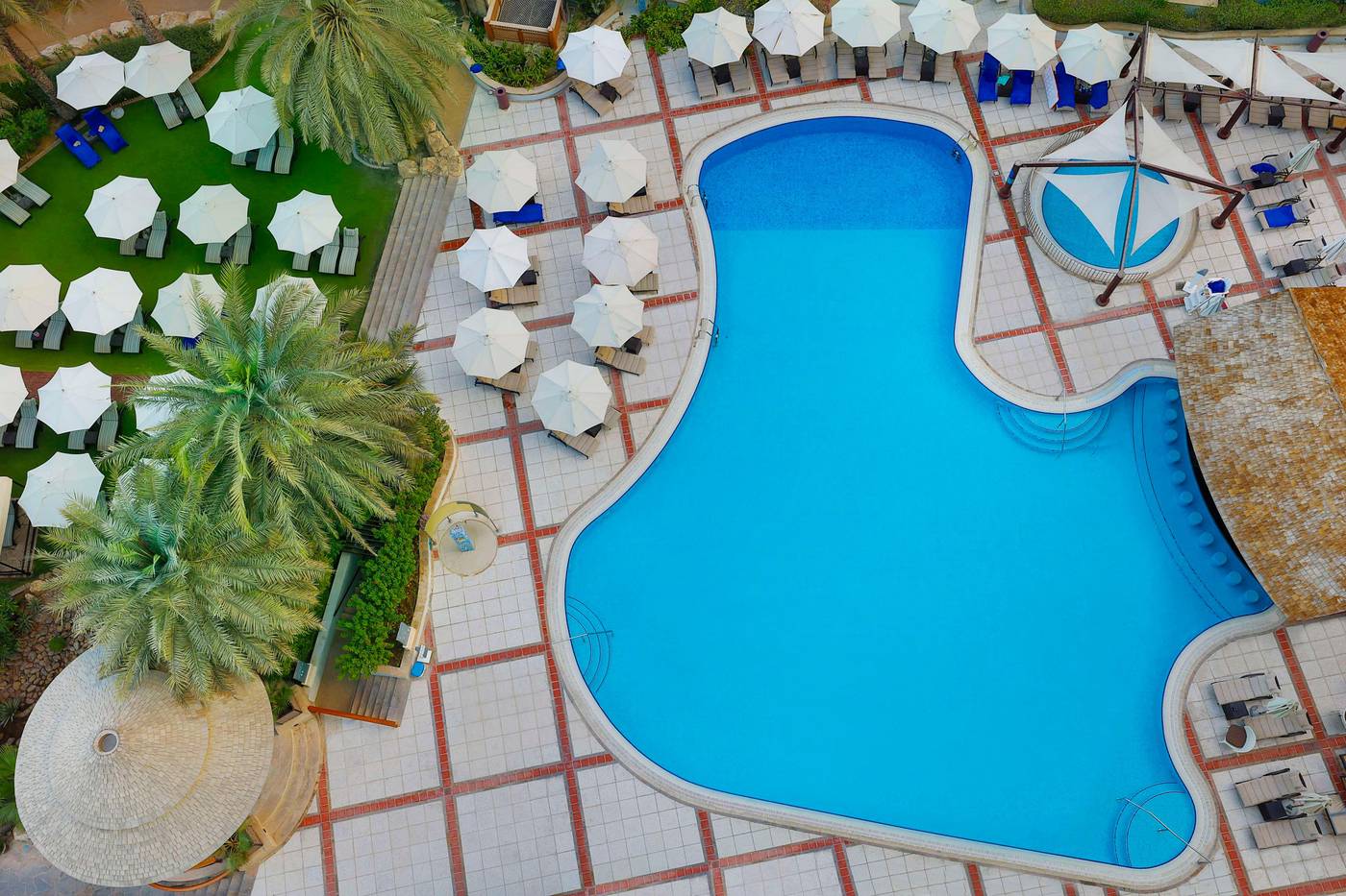 Hilton-Dubai-Jumeirah-Pool-1