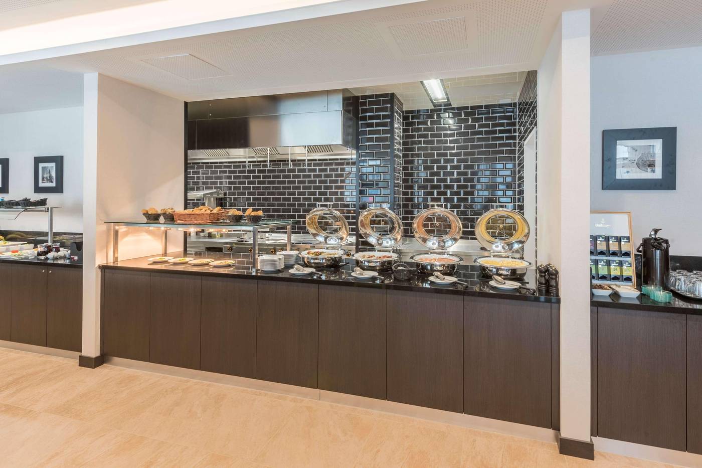 Hilton-Garden-Inn-Munich-City-West-Restaurant-18