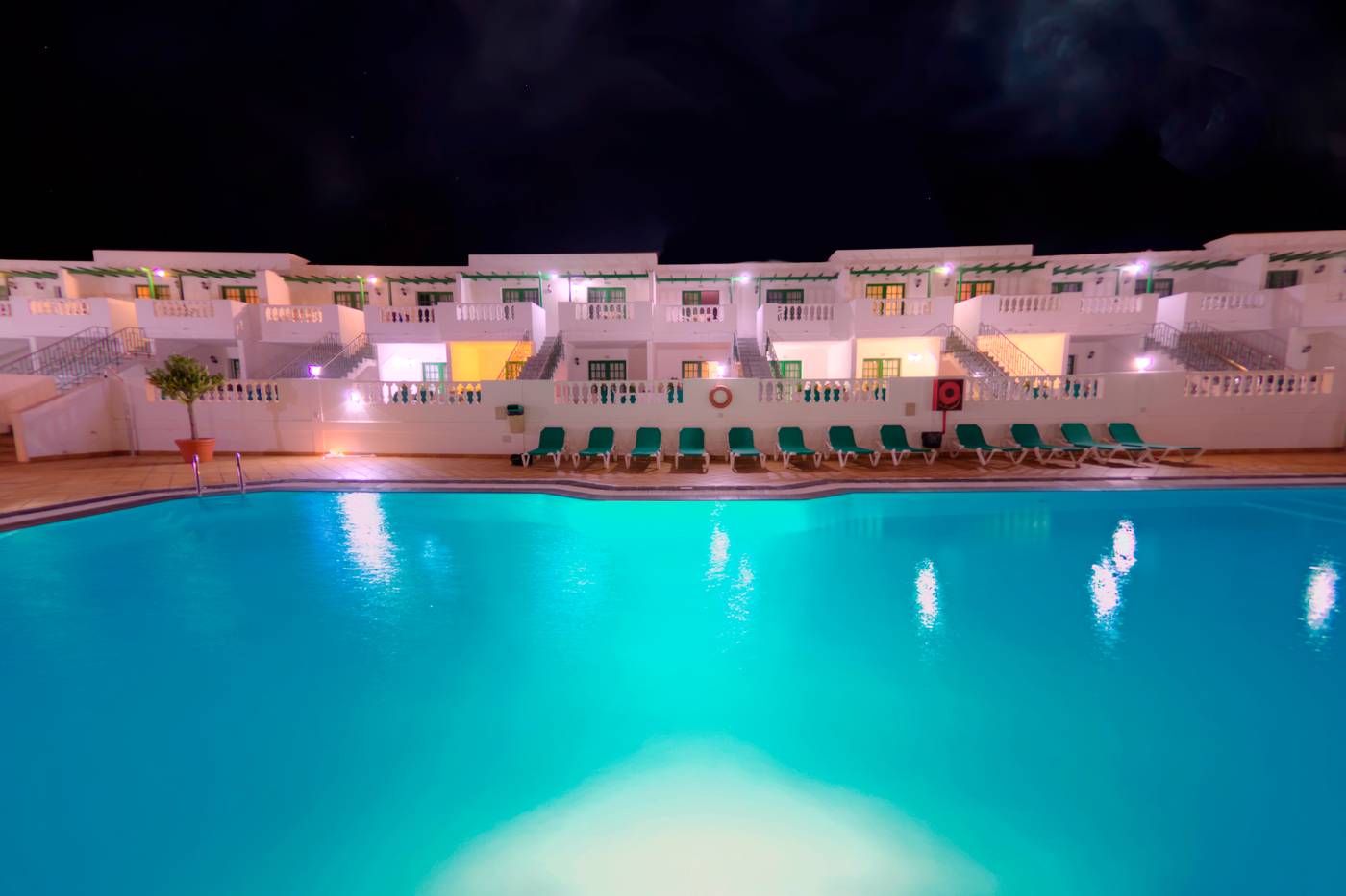 Tisalaya-Apartments-Pool-12