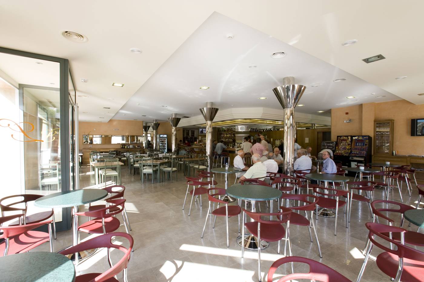 Loar-Ferreries-Apartments-Bar-35