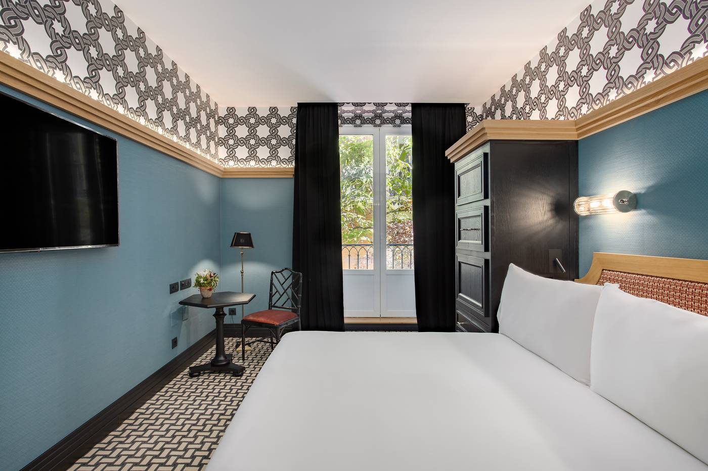 Room-Mate-Alba-Room-18