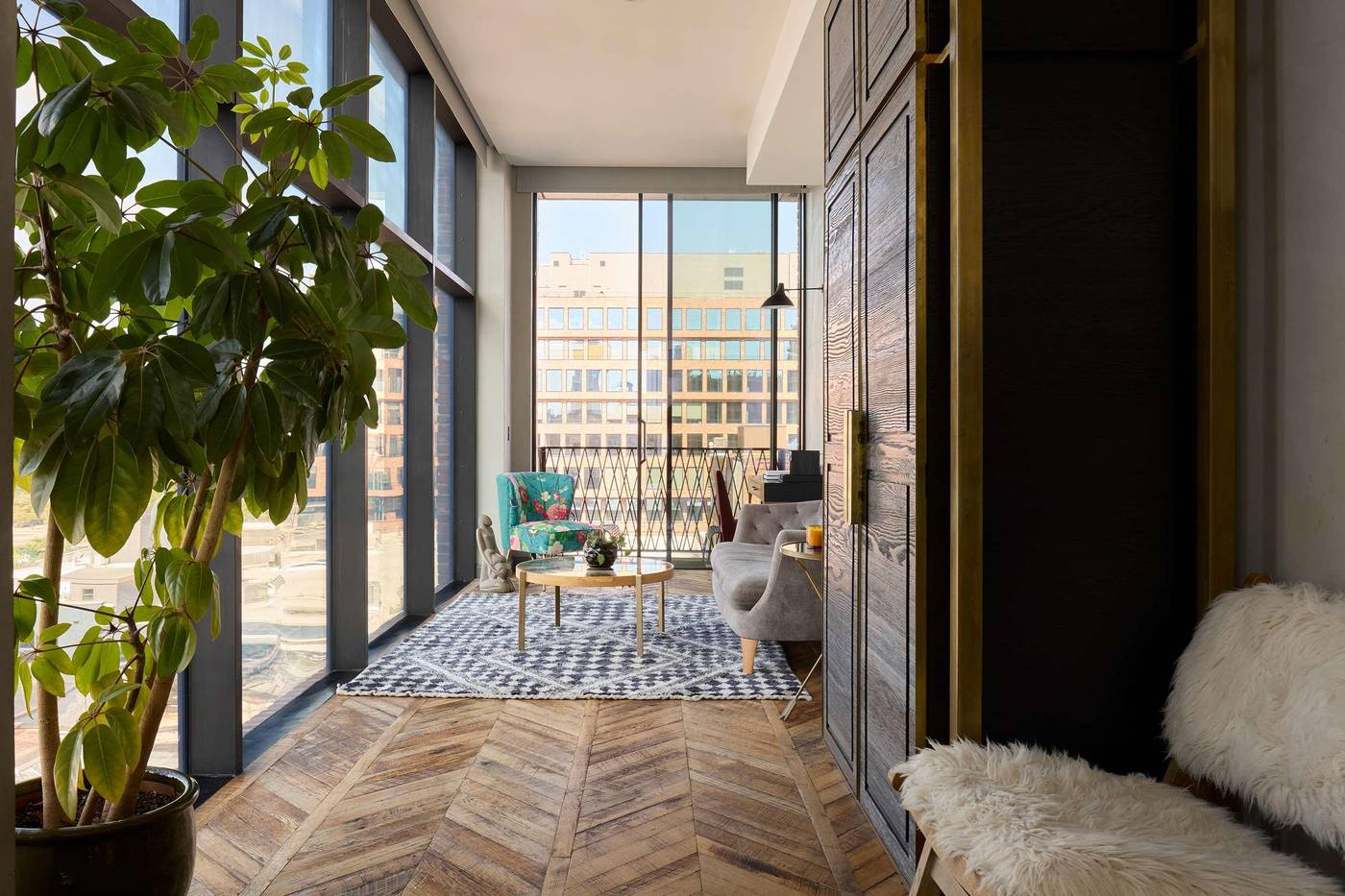 Arlo-Williamsburg-Room-2