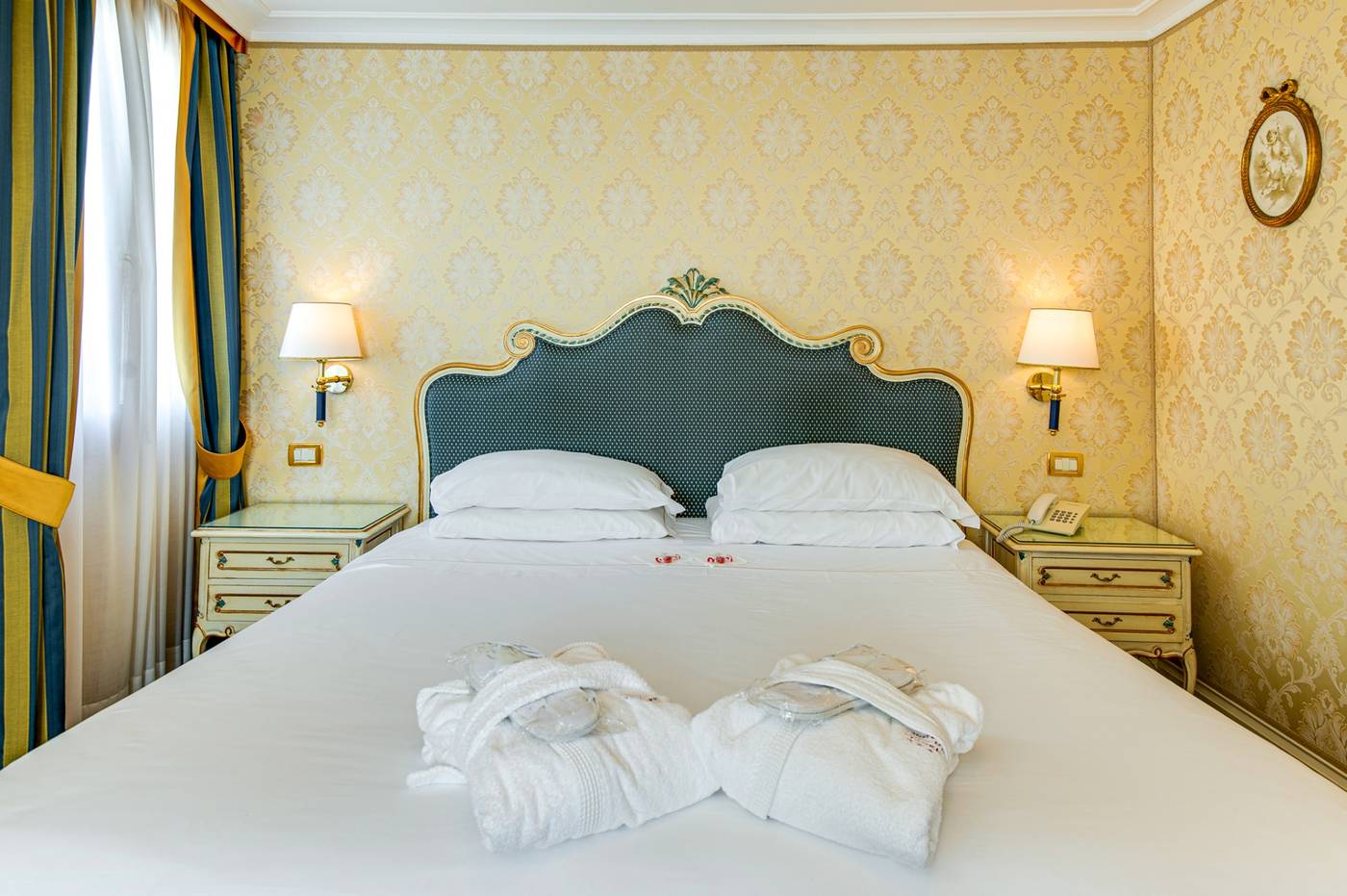 Hotel-Antiche-Figure-Room-26