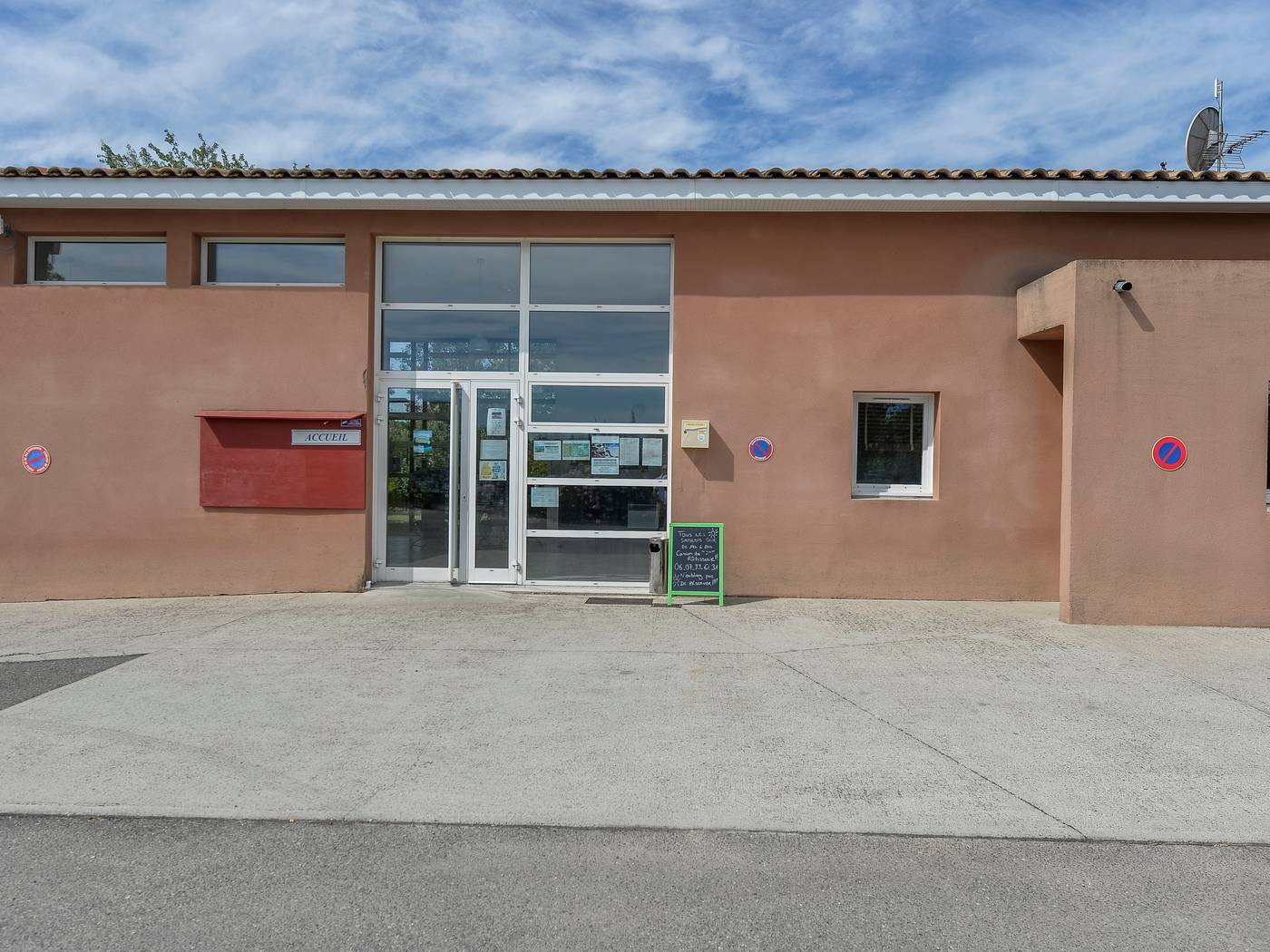 Residence Vacanceole Sun Hols Les rives du lac-France-ST SATURNIN LES AVIGNON-General view-1