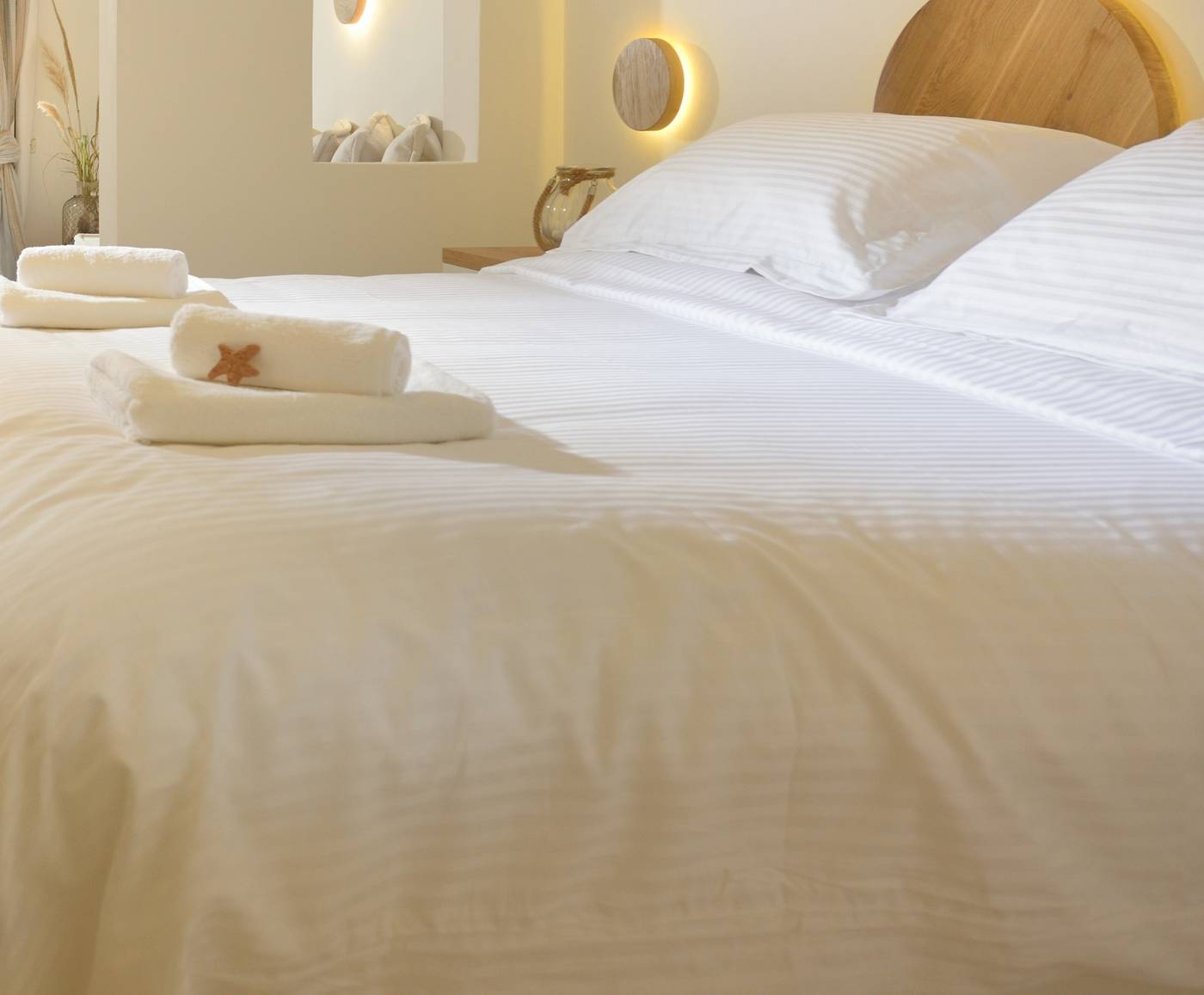 Saint-John-Hotel-Villas---Spa-Room-68