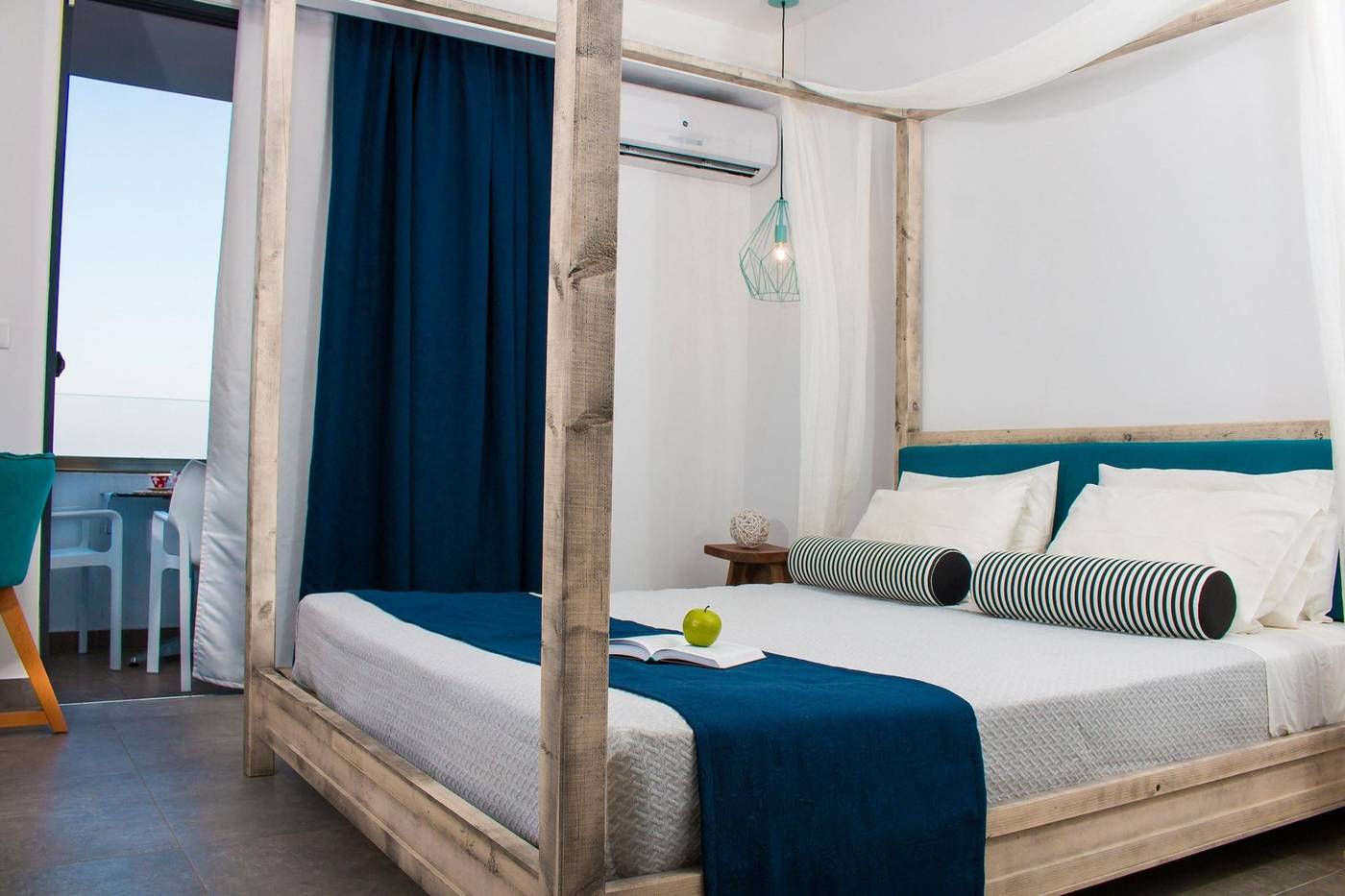 Malibu-Boutique-Room-29