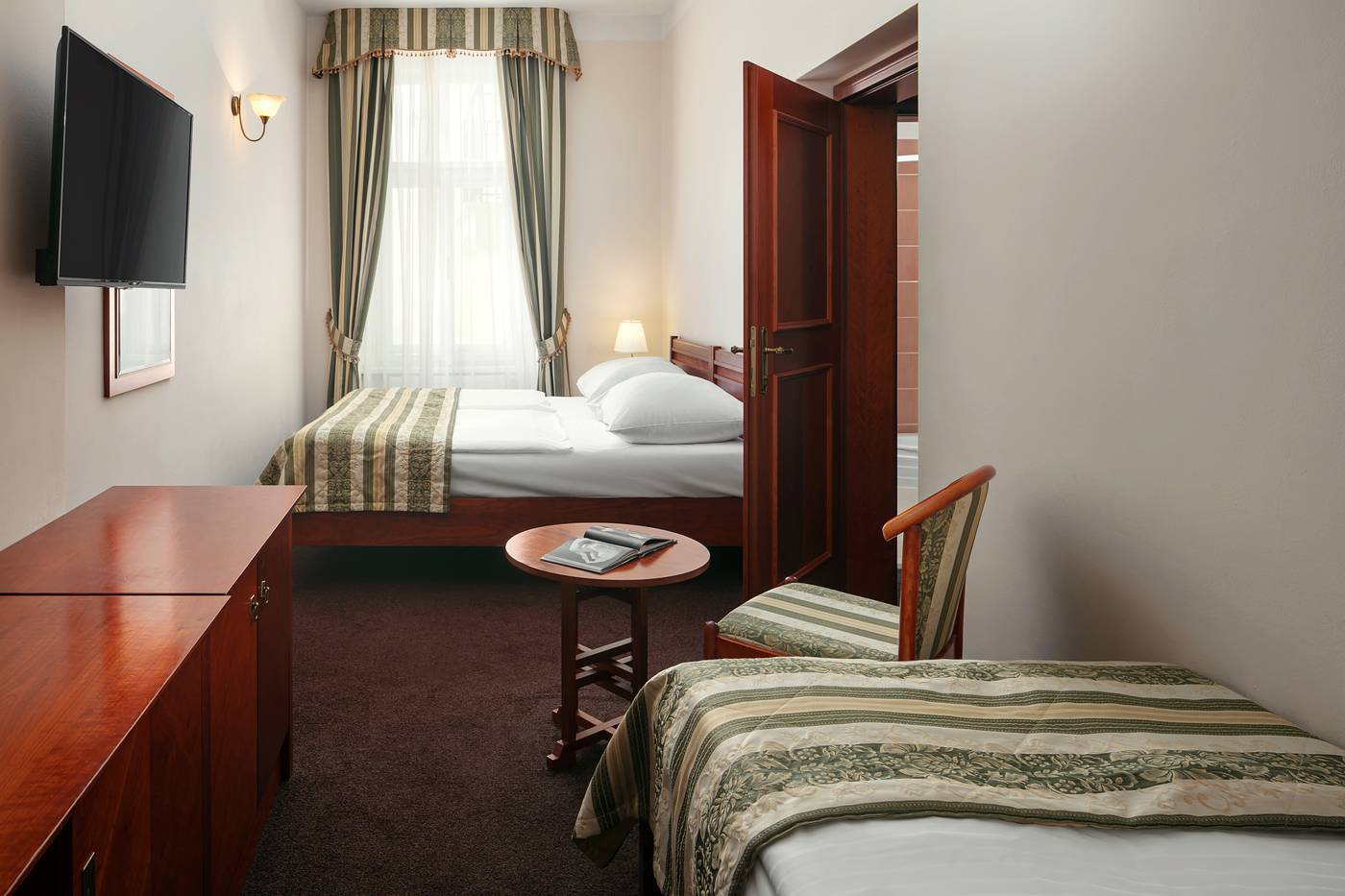 Amigo-City-Centre-Room-13