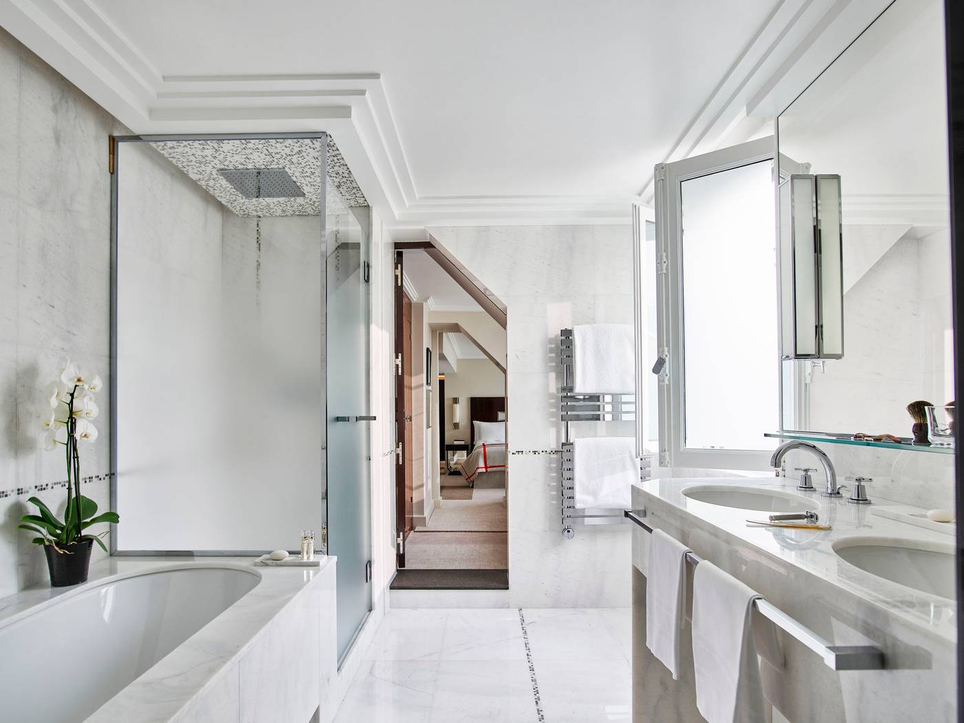 Hotel-Plaza-Athenee-Room-35